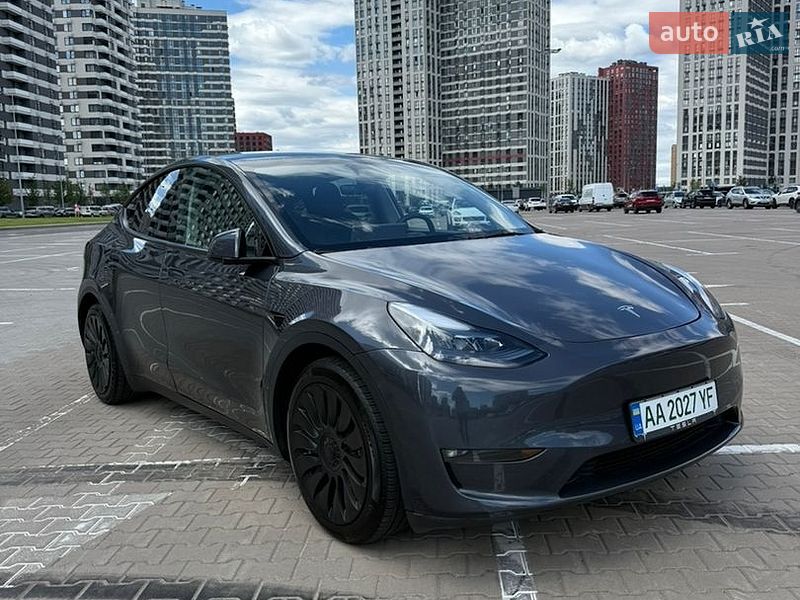 Внедорожник / Кроссовер Tesla Model Y 2023 в Киеве