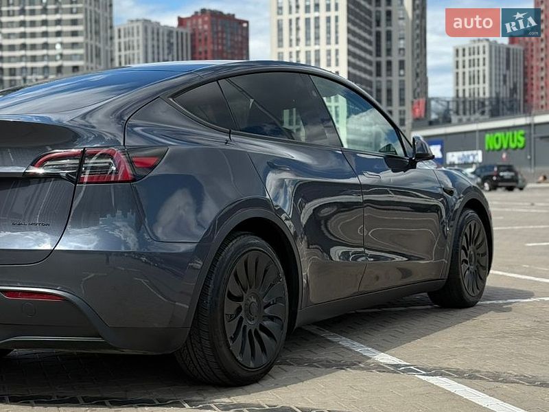 Внедорожник / Кроссовер Tesla Model Y 2023 в Киеве