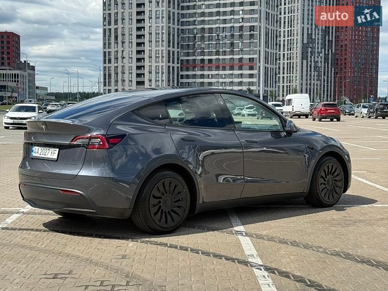 Внедорожник / Кроссовер Tesla Model Y 2023 в Киеве