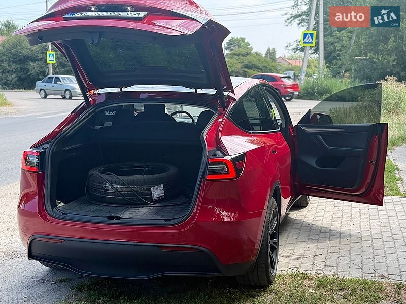 Внедорожник / Кроссовер Tesla Model Y 2023 в Днепре