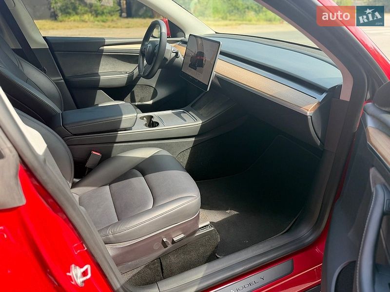 Внедорожник / Кроссовер Tesla Model Y 2023 в Днепре