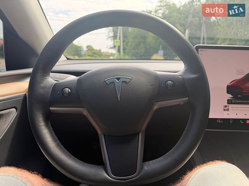 Внедорожник / Кроссовер Tesla Model Y 2023 в Днепре