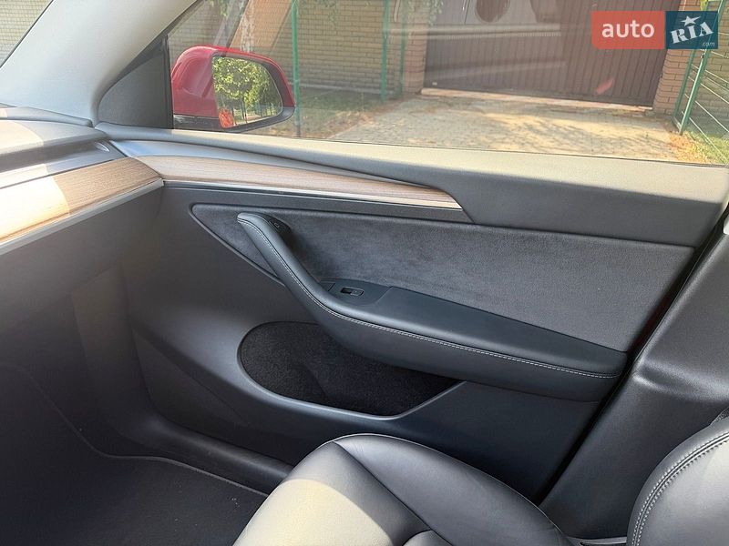Внедорожник / Кроссовер Tesla Model Y 2023 в Днепре