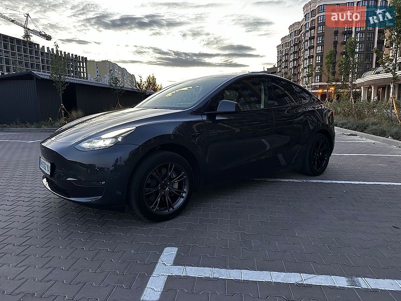 Внедорожник / Кроссовер Tesla Model Y 2024 в Киеве