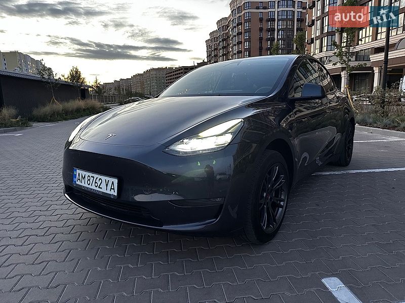 Внедорожник / Кроссовер Tesla Model Y 2024 в Киеве