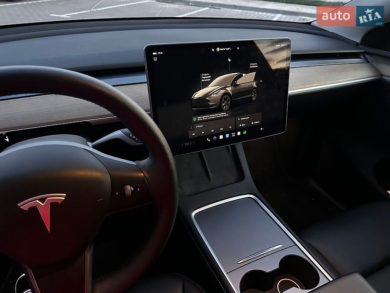 Внедорожник / Кроссовер Tesla Model Y 2024 в Киеве