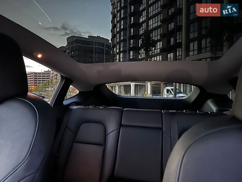 Внедорожник / Кроссовер Tesla Model Y 2024 в Киеве
