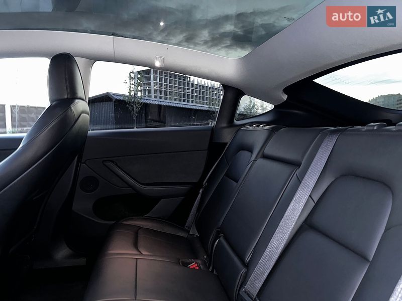 Внедорожник / Кроссовер Tesla Model Y 2024 в Киеве