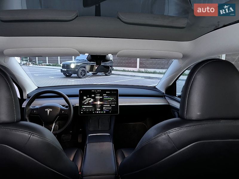 Позашляховик / Кросовер Tesla Model Y 2024 в Києві