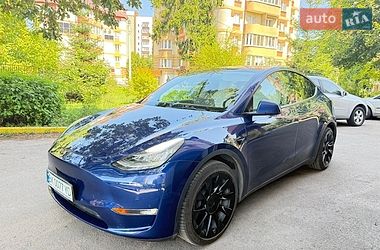 Позашляховик / Кросовер Tesla Model Y 2021 в Рівному