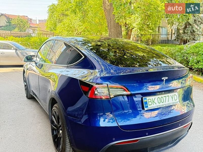 Внедорожник / Кроссовер Tesla Model Y 2021 в Ровно