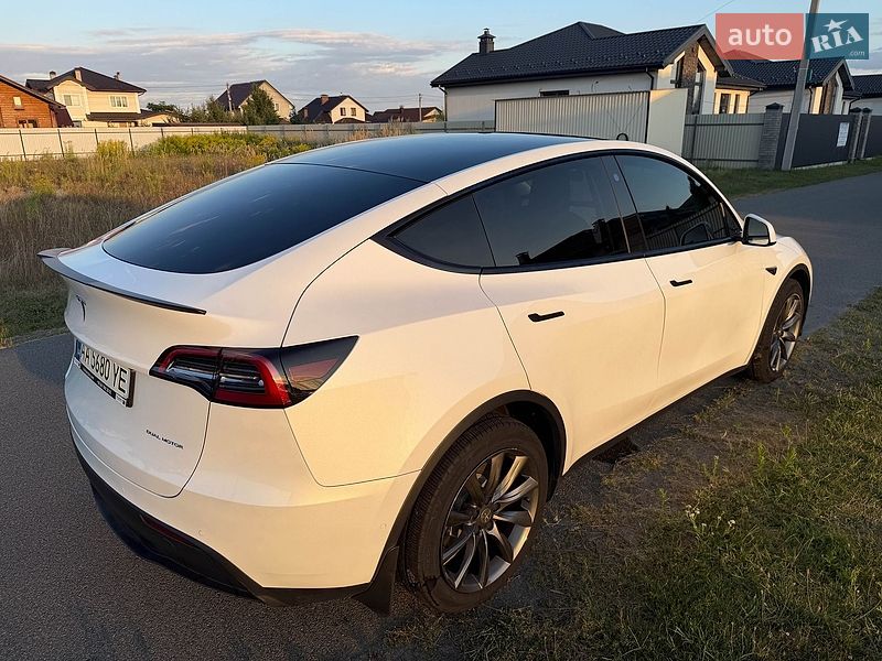 Позашляховик / Кросовер Tesla Model Y 2021 в Києві