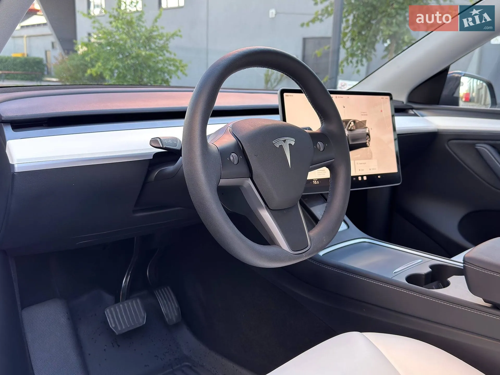 2024 Tesla Model Y - мініатюра 9