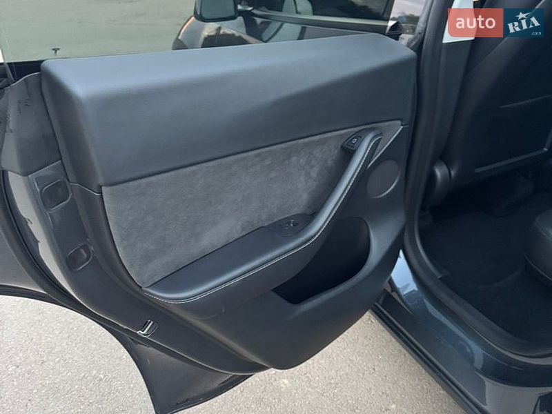 Позашляховик / Кросовер Tesla Model Y 2022 в Києві