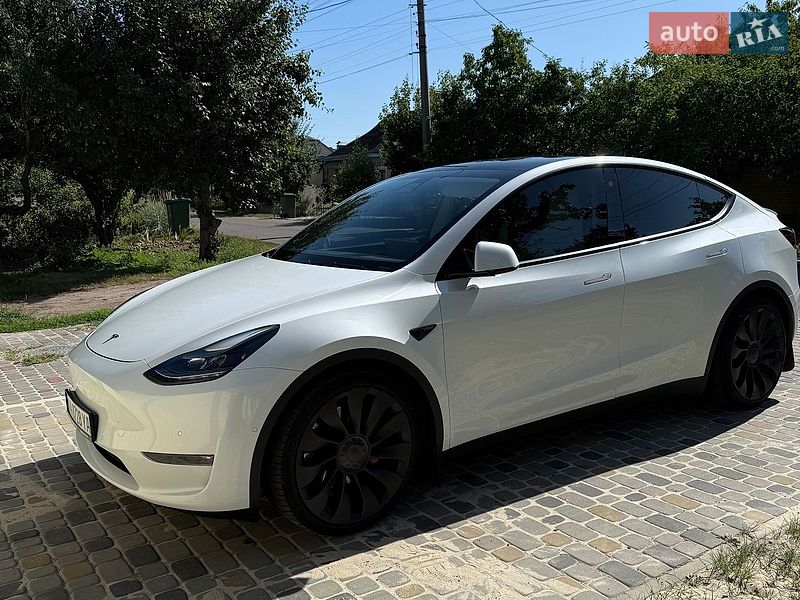 Позашляховик / Кросовер Tesla Model Y 2022 в Черкасах фото 2 Позашляховик / Кросовер Tesla Model Y 2022 в Черкасах