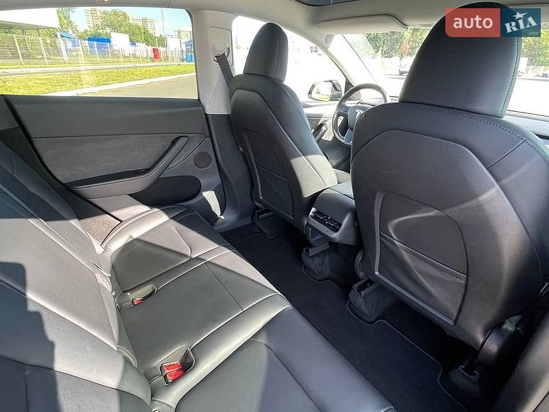 Позашляховик / Кросовер Tesla Model Y 2023 в Києві фото 13 Позашляховик / Кросовер Tesla Model Y 2023 в Києві