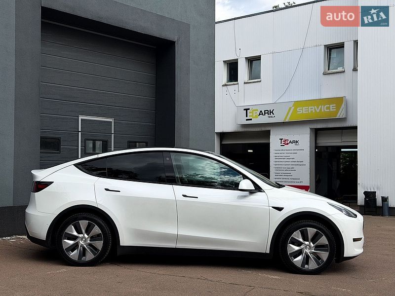 Внедорожник / Кроссовер Tesla Model Y 2022 в Киеве
