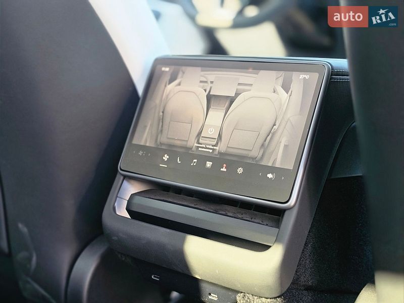 Внедорожник / Кроссовер Tesla Model Y 2025 в Львове