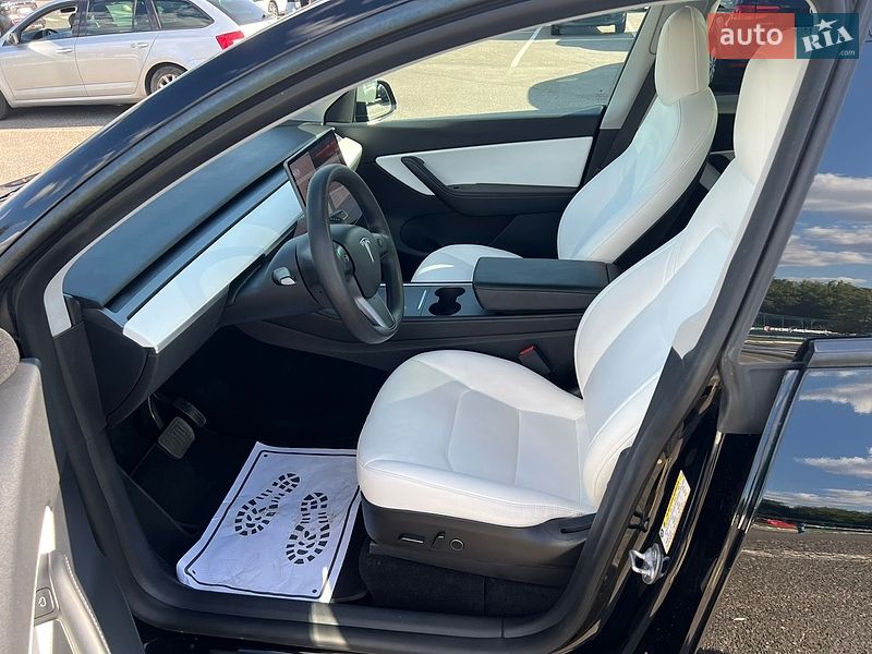 Позашляховик / Кросовер Tesla Model Y 2021 в Києві фото 13 Позашляховик / Кросовер Tesla Model Y 2021 в Києві