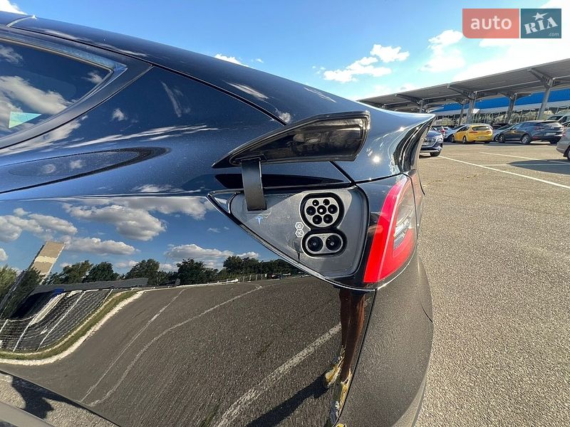 Позашляховик / Кросовер Tesla Model Y 2021 в Києві фото 22 Позашляховик / Кросовер Tesla Model Y 2021 в Києві