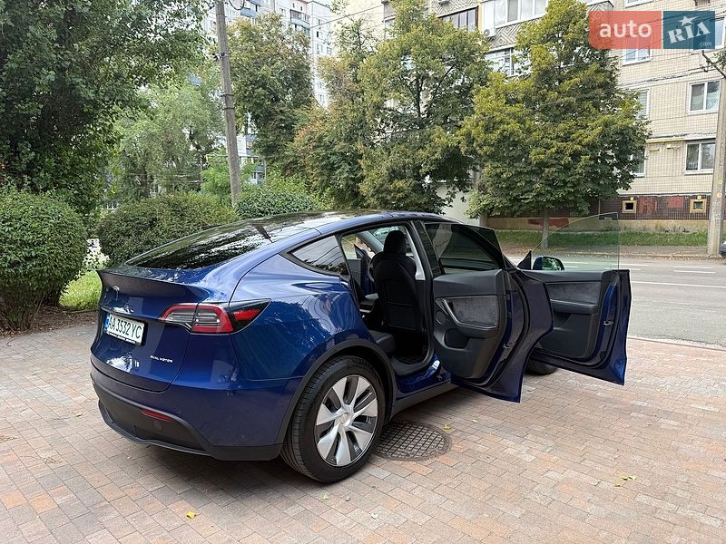 Внедорожник / Кроссовер Tesla Model Y 2022 в Киеве
