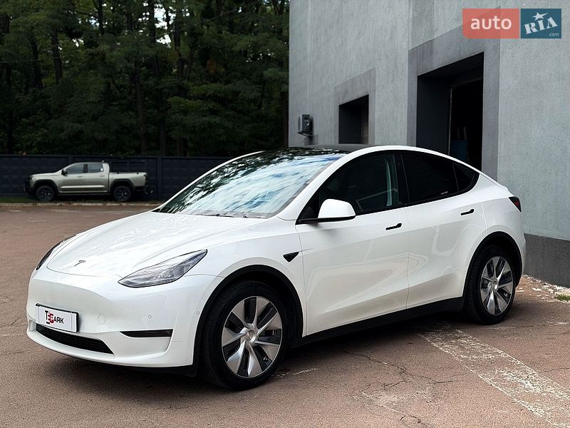 Внедорожник / Кроссовер Tesla Model Y 2022 в Киеве