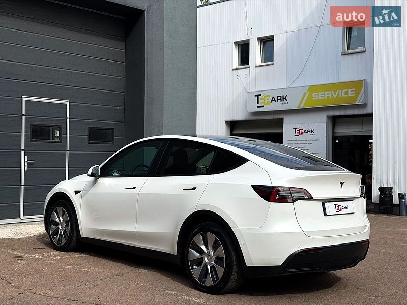Внедорожник / Кроссовер Tesla Model Y 2022 в Киеве