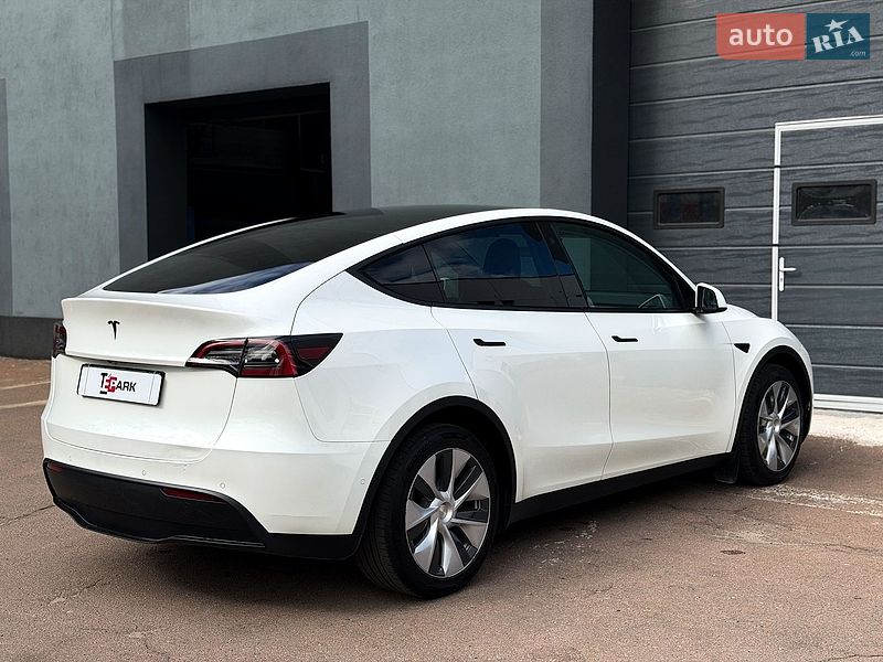 Позашляховик / Кросовер Tesla Model Y 2022 в Києві