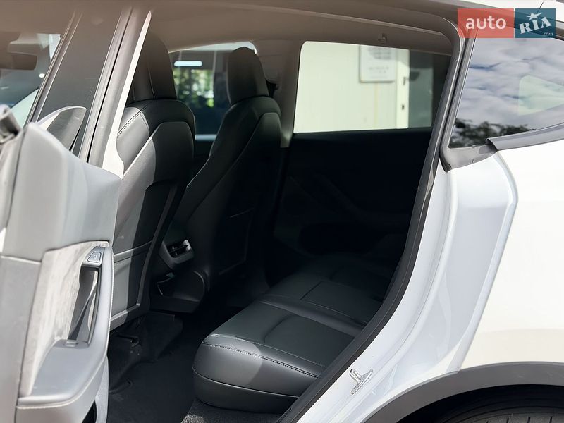 Позашляховик / Кросовер Tesla Model Y 2022 в Києві