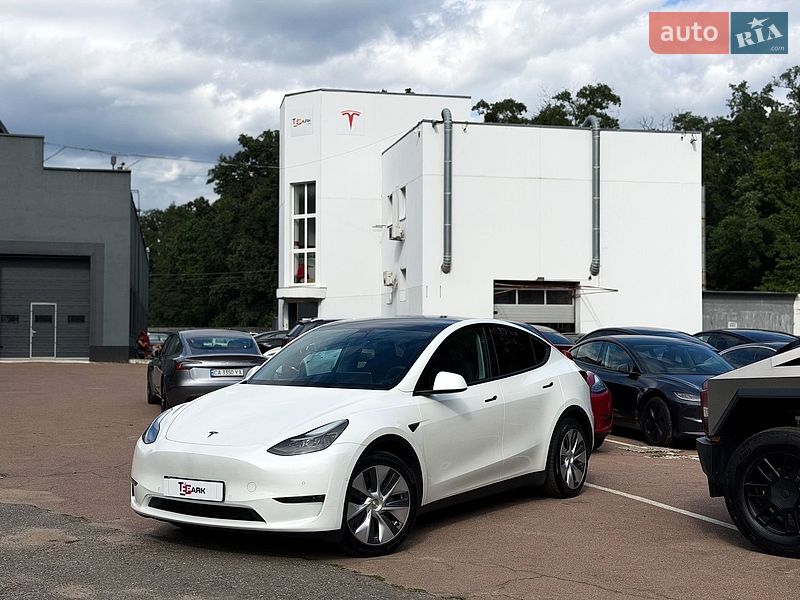 Позашляховик / Кросовер Tesla Model Y 2022 в Києві
