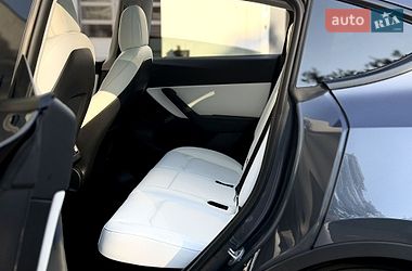 Позашляховик / Кросовер Tesla Model Y 2022 в Києві