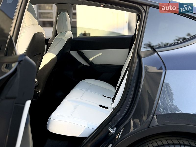 Позашляховик / Кросовер Tesla Model Y 2022 в Києві