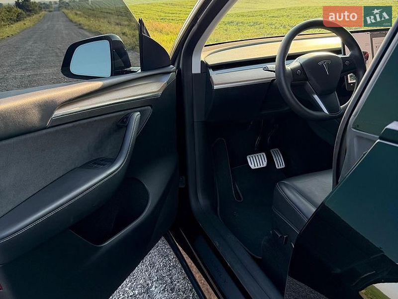 Внедорожник / Кроссовер Tesla Model Y 2023 в Тернополе