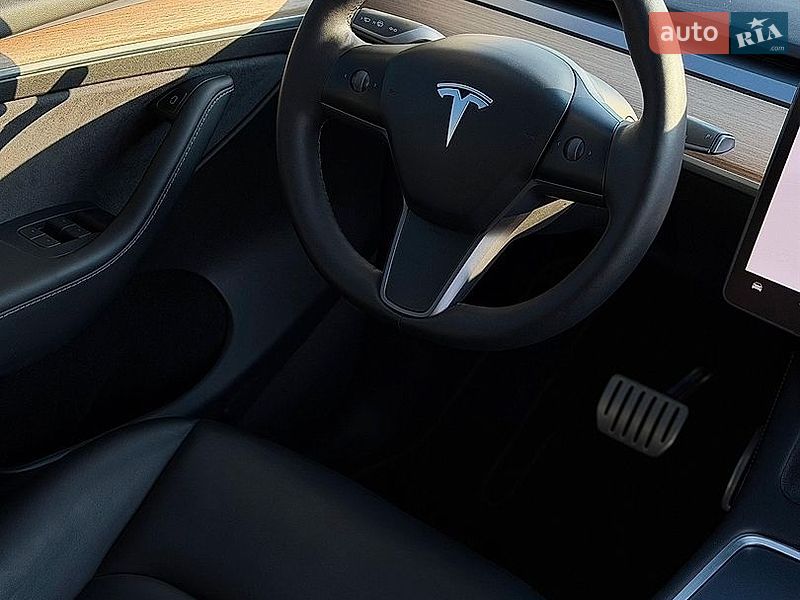 Внедорожник / Кроссовер Tesla Model Y 2023 в Тернополе