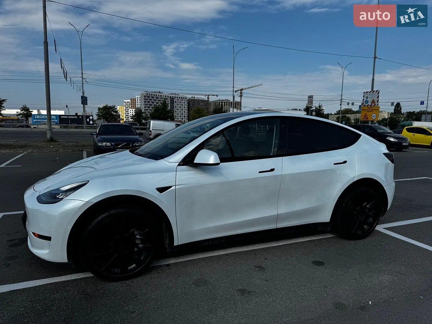 2020 Tesla Model Y - мініатюра 3