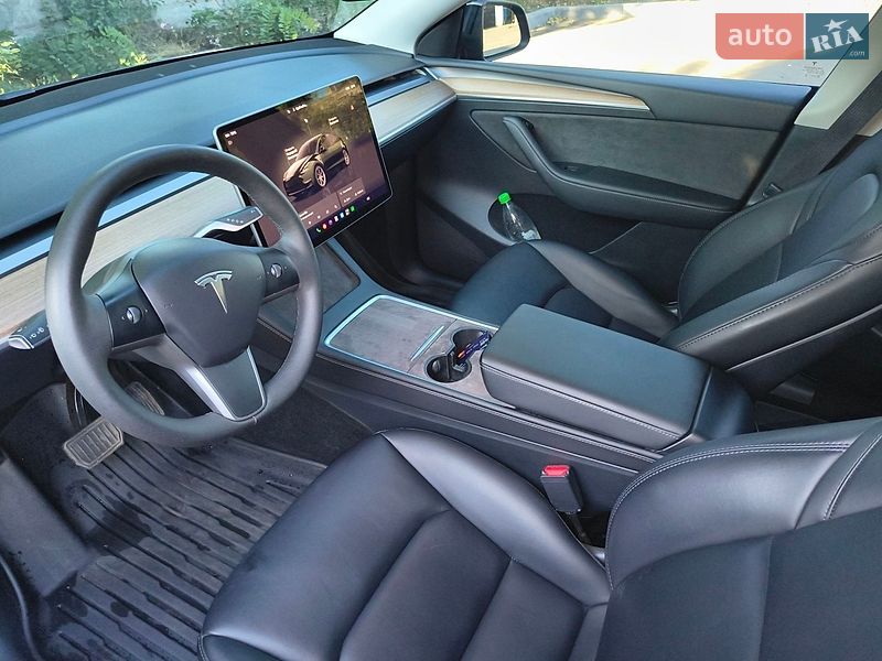 Внедорожник / Кроссовер Tesla Model Y 2023 в Кривом Роге
