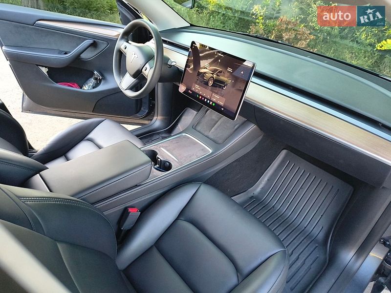 Позашляховик / Кросовер Tesla Model Y 2023 в Кривому Розі