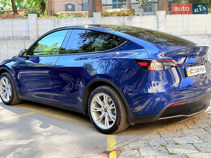 Позашляховик / Кросовер Tesla Model Y 2023 в Львові фото 5 Позашляховик / Кросовер Tesla Model Y 2023 в Львові