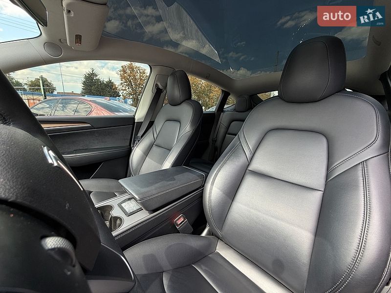 Внедорожник / Кроссовер Tesla Model Y 2022 в Полтаве