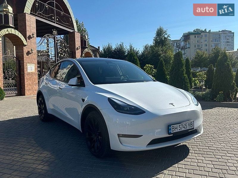 Позашляховик / Кросовер Tesla Model Y 2024 в Одесі