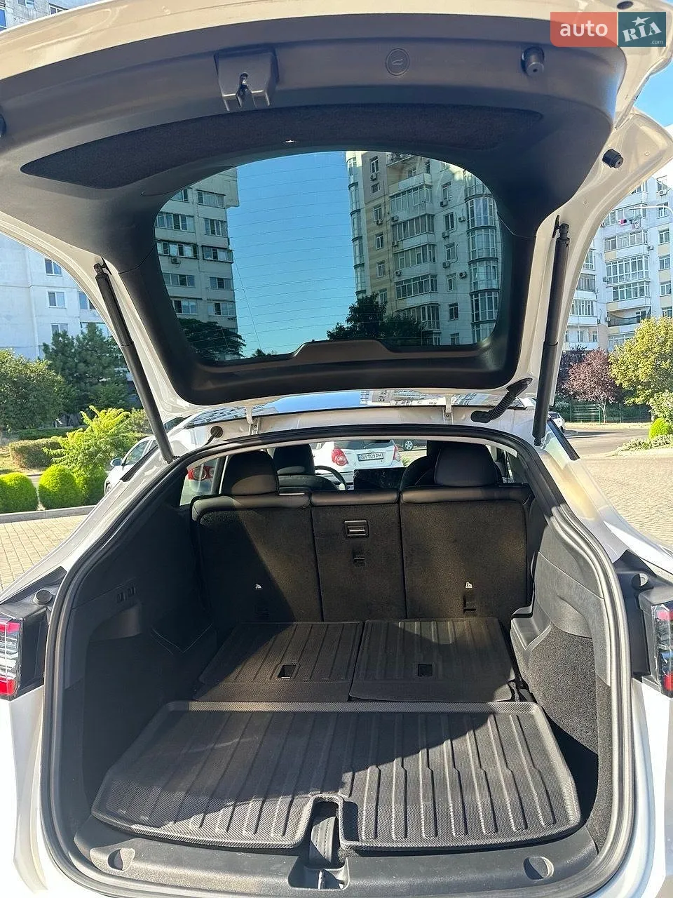 2024 Tesla Model Y - мініатюра 9