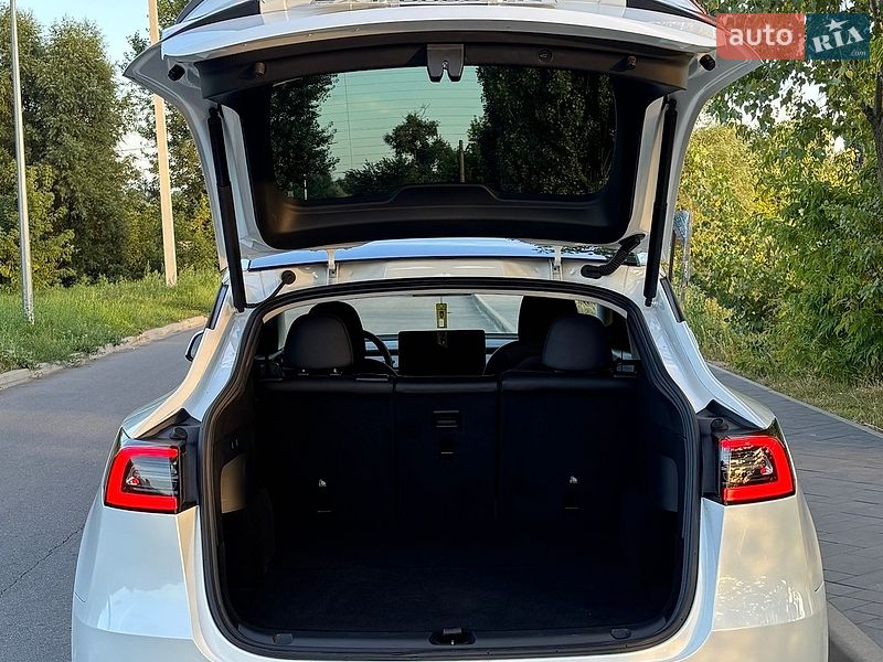Позашляховик / Кросовер Tesla Model Y 2022 в Харкові