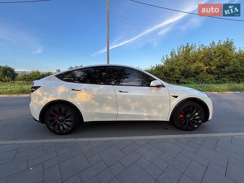 Позашляховик / Кросовер Tesla Model Y 2022 в Харкові