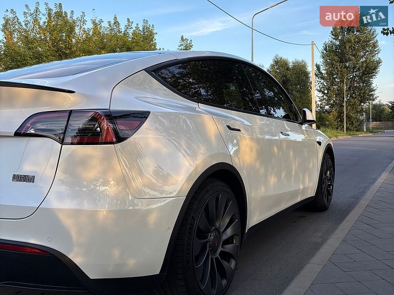 Позашляховик / Кросовер Tesla Model Y 2022 в Харкові