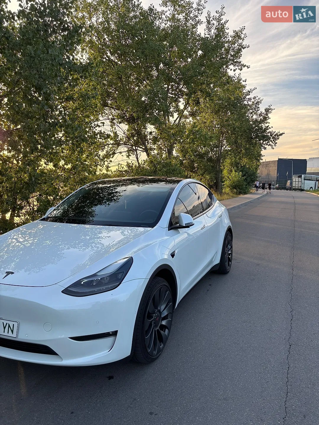 2022 Tesla Model Y - мініатюра 2
