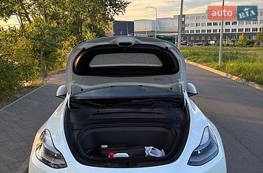 Позашляховик / Кросовер Tesla Model Y 2022 в Харкові