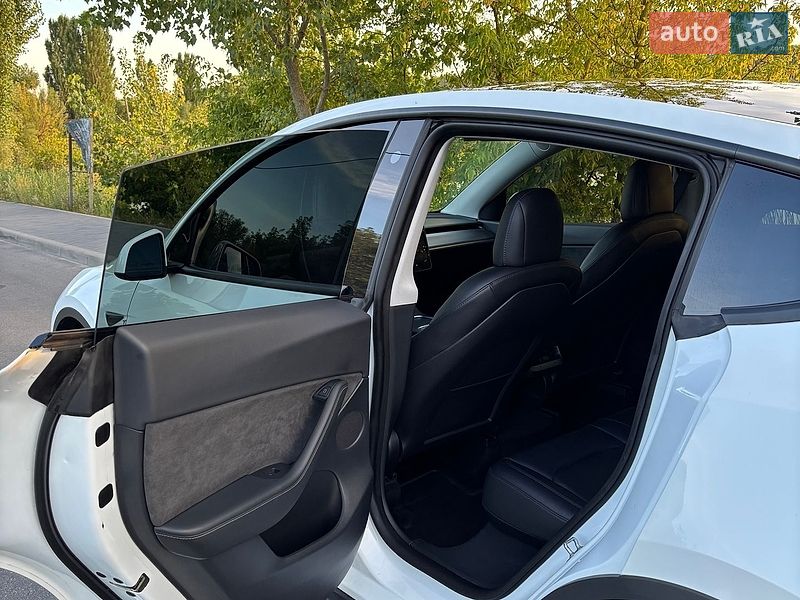 Позашляховик / Кросовер Tesla Model Y 2022 в Харкові