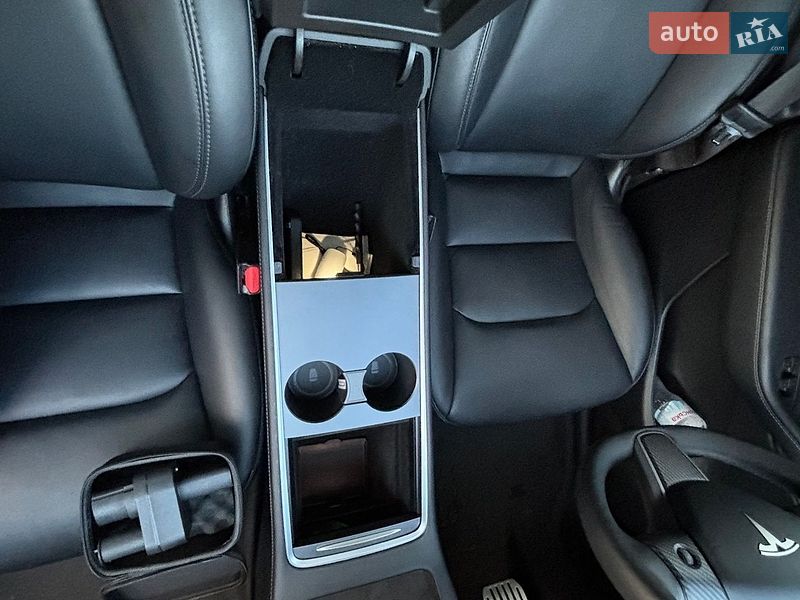 Позашляховик / Кросовер Tesla Model Y 2022 в Харкові