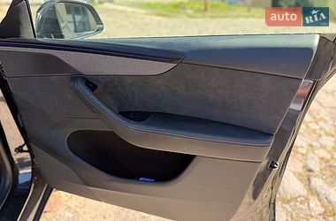 Внедорожник / Кроссовер Tesla Model Y 2025 в Киеве