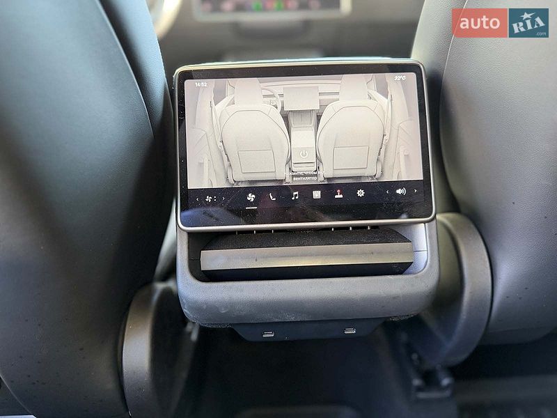 Внедорожник / Кроссовер Tesla Model Y 2025 в Киеве